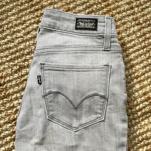 Levi’s jeans size 25